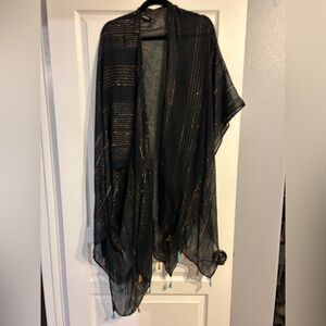 Torrid. Black and Gold Striped Kimono